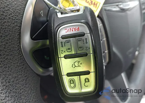 2017 Chrysler Pacifica Touring z USA, uszkodzony, nr VIN 2C4RC1DG2HR747712